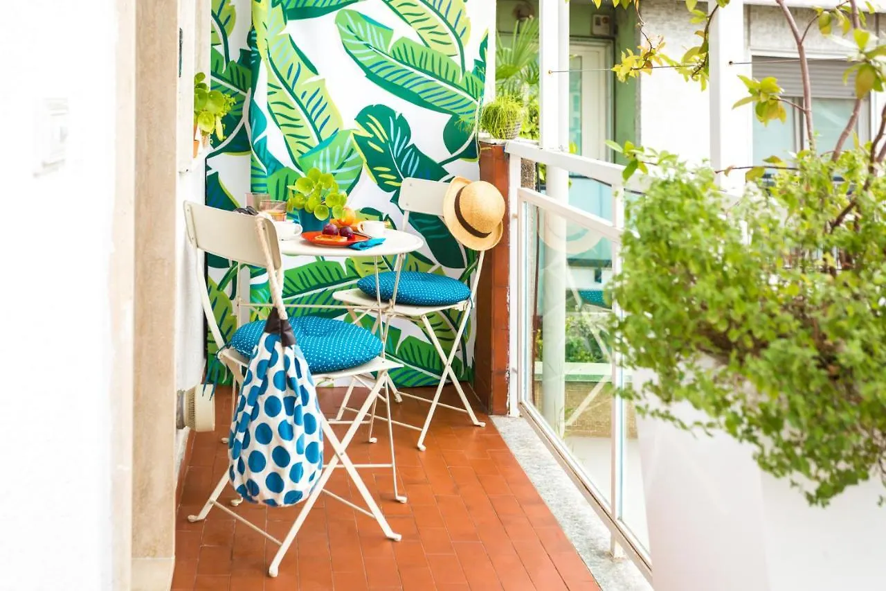 Tropical Micro Studio With Terrace And Duomo Views Milão